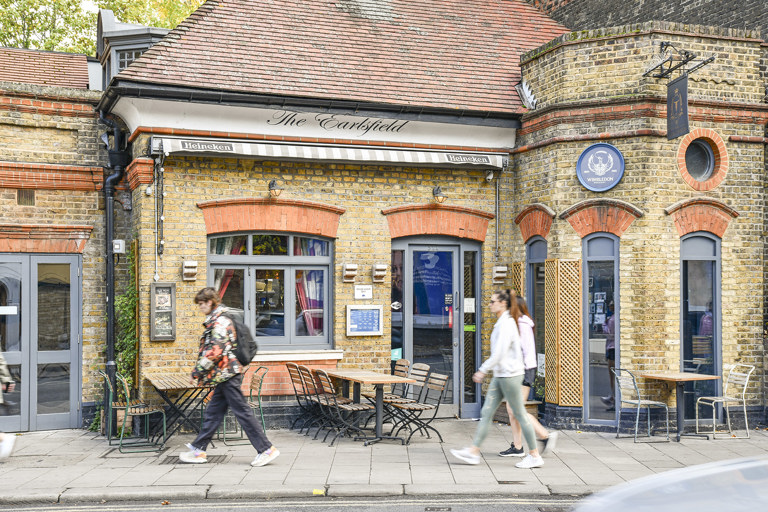 The Earlsfield pub