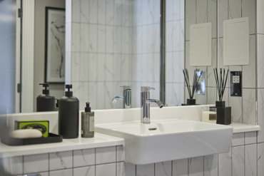Garratt Collection - 1 bed apartment shower room