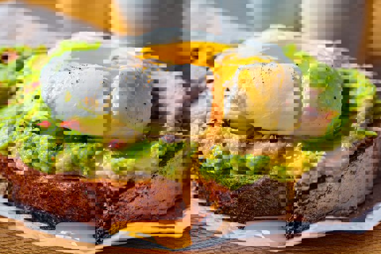 Smashed avocado and poached egg